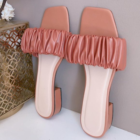 Scrunchie Style Summer Low heels Sandals (BRAND NEW) in Caramel Brown - Picture 2 of 2